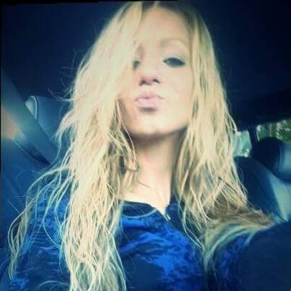 Meet your Posher, Christa - Picture 1 of 1